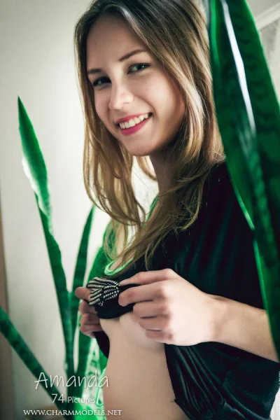 Amanda Erotic Glimpses on the Stairs